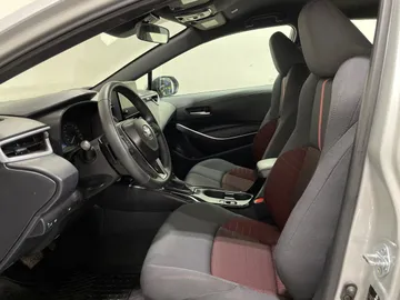 2025 Toyota Corolla - image 3