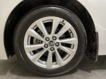 2025 Toyota Corolla - image 6