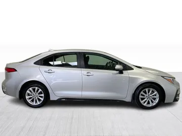 2025 Toyota Corolla - image 2