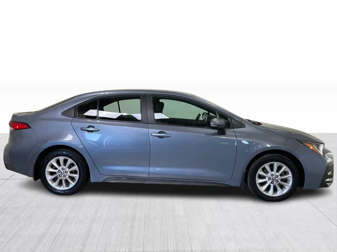 2022 Toyota Corolla — photo 2