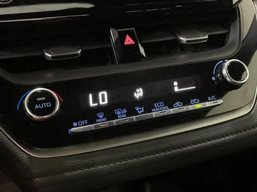 2022 Toyota Corolla - image 19