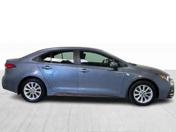 2022 Toyota Corolla - image 2
