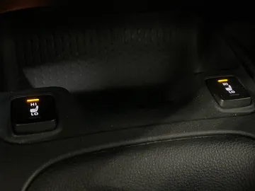 2025 Toyota Corolla - image 21
