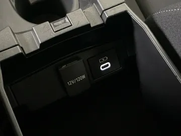 2025 Toyota Corolla - image 24
