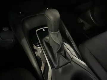 2025 Toyota Corolla - image 25