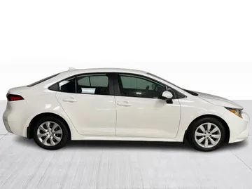2023 Toyota Corolla - image 2