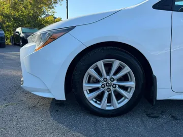 2024 Toyota Corolla - image 7