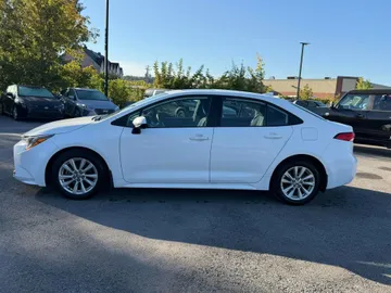 2024 Toyota Corolla - image 6