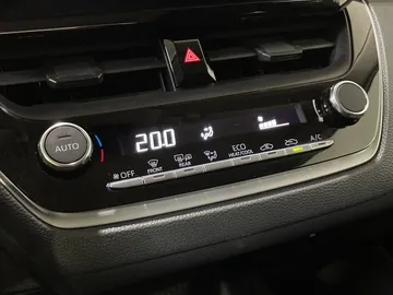 2024 Toyota Corolla - image 21