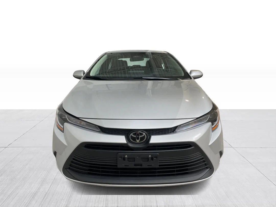 2025 Toyota Corolla — photo 2