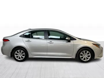 2025 Toyota Corolla - image 9