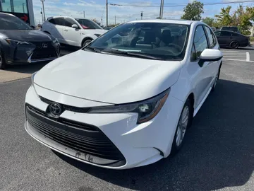 2024 Toyota Corolla - image 3
