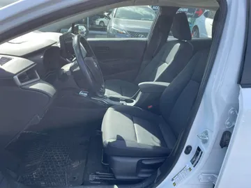 2024 Toyota Corolla - image 8