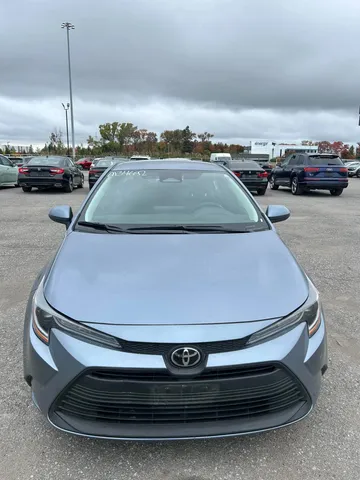 2025 Toyota Corolla - image 2