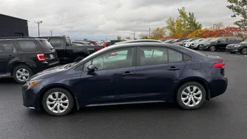 2025 Toyota Corolla - image 4