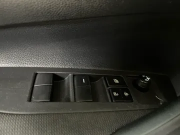 2025 Toyota Corolla - image 20