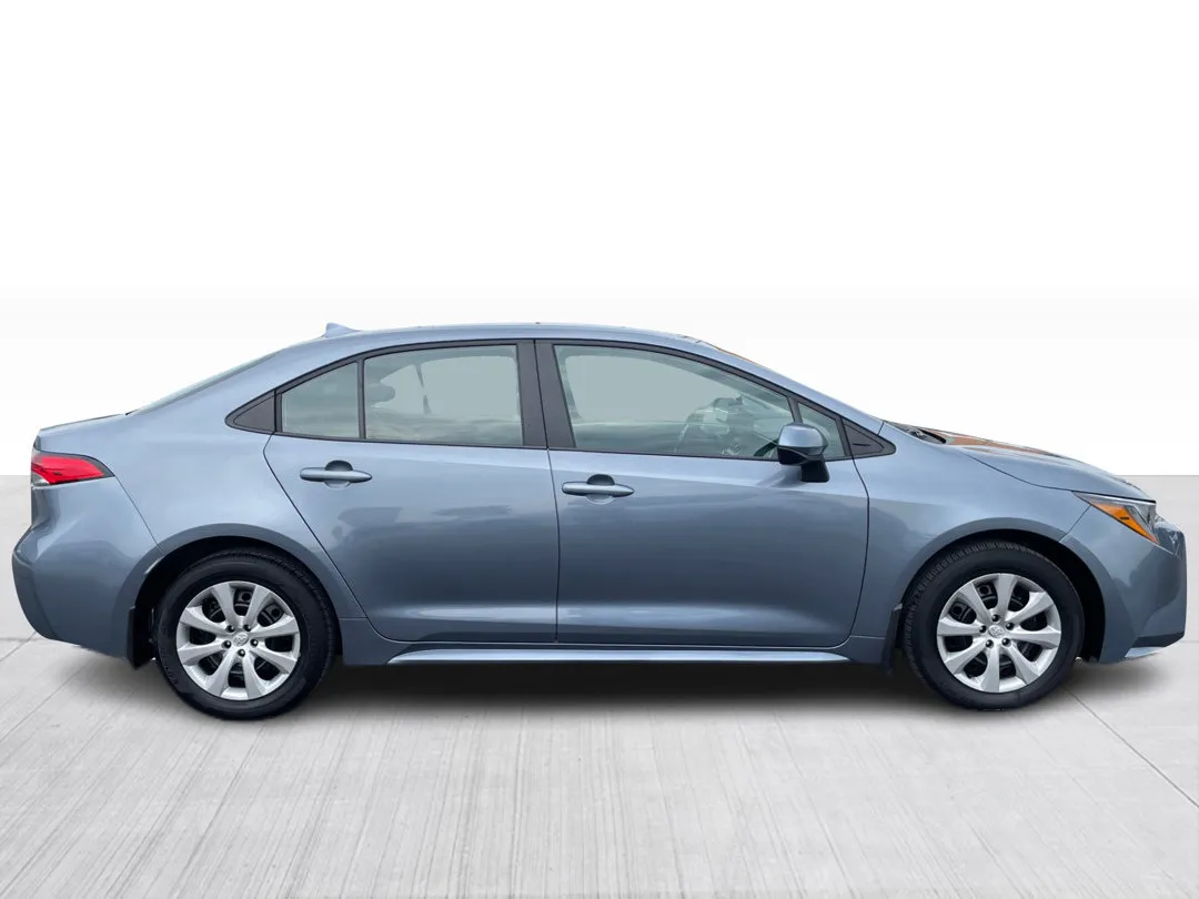 2025 Toyota Corolla — photo 2