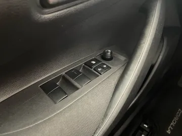 2024 Toyota Corolla - image 20