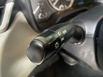 2021 Toyota Corolla - image 17