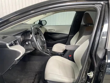 2021 Toyota Corolla - image 10