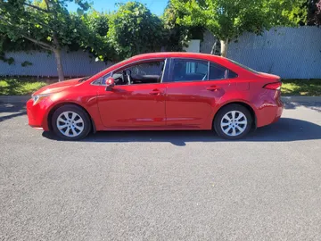 2021 Toyota Corolla - image 4