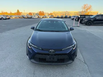2022 Toyota Corolla - image 2