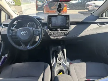 2022 Toyota Corolla - image 9