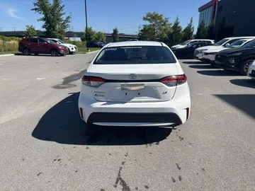 2022 Toyota Corolla - image 6