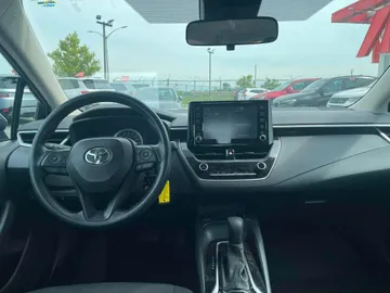2022 Toyota Corolla - image 9