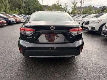 2021 Toyota Corolla - image 4
