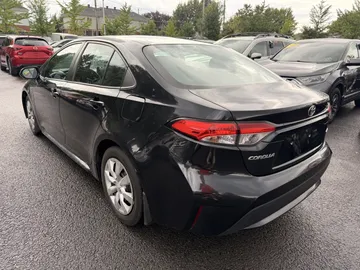 2021 Toyota Corolla - image 3