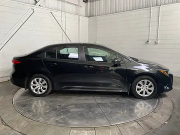 2022 Toyota Corolla - image 9