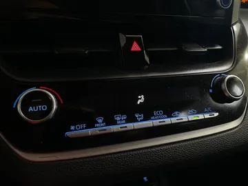 2022 Toyota Corolla - image 18