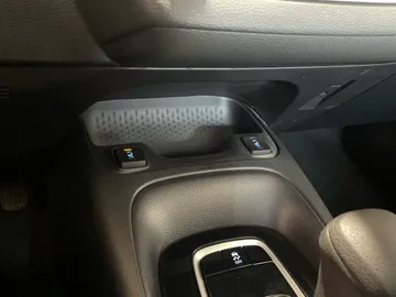 2022 Toyota Corolla - image 21