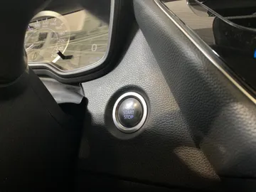 2021 Toyota Corolla - image 24