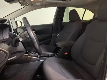 2021 Toyota Corolla - image 10