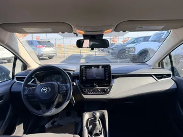 2020 Toyota Corolla - image 8