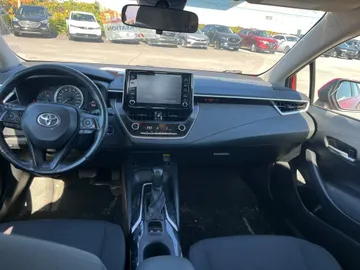 2020 Toyota Corolla - image 9