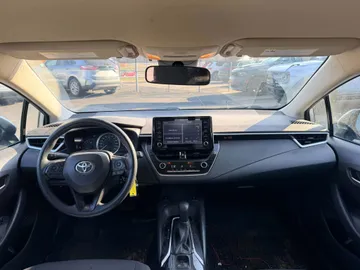 2020 Toyota Corolla - image 9