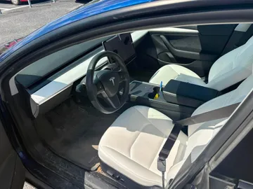 2021 Tesla Model 3 - image 8