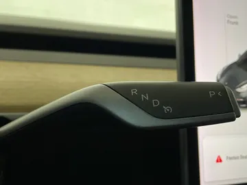2019 Tesla Model 3 - image 23