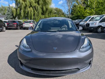 2019 Tesla Model 3 - image 2