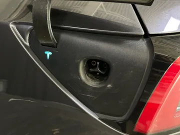 2019 Tesla Model 3 - image 17
