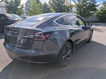 2019 Tesla Model 3 - image 3