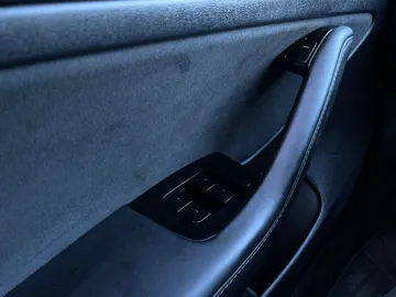 2020 Tesla Model 3 - image 22
