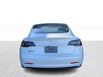2020 Tesla Model 3 - image 13