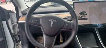 2020 Tesla Model 3 - image 11