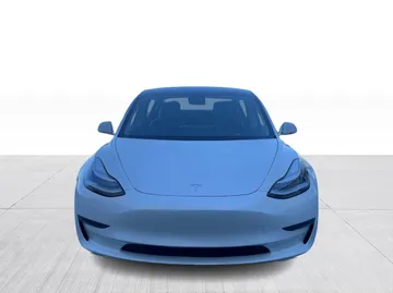 2020 Tesla Model 3 - image 9