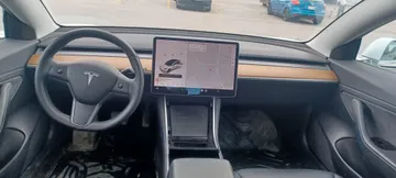 2020 Tesla Model 3 - image 10