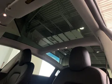 2020 Tesla Model 3 - image 12